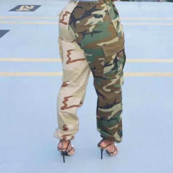 Split design cargo Camo pants!!! Size 3X - Picture 2 of 2